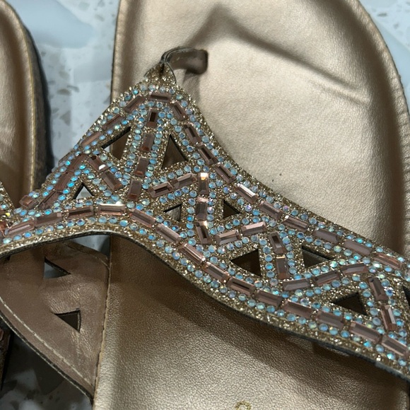 2 pairs of sandals - Picture 5 of 11